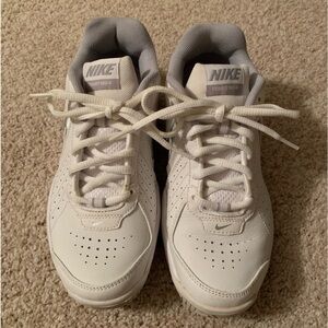 ✨SALE✨Nike Women’s Air Court Mo IV White Tennis Shoes - Size 6.5